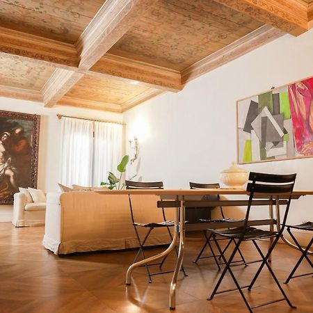 Ht - Casa Del Pittore In Piazza Delle Erbe Padova Luaran gambar