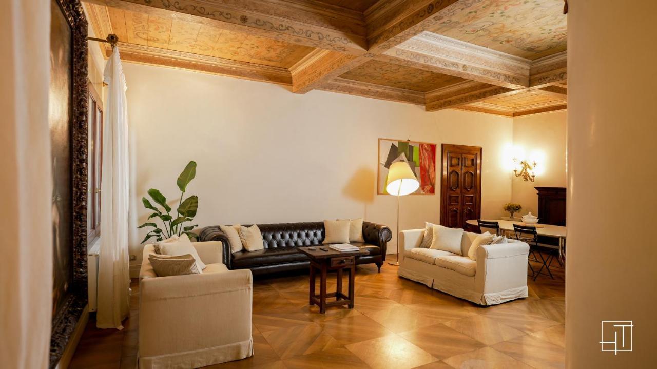 Ht - Casa Del Pittore In Piazza Delle Erbe Padova Luaran gambar