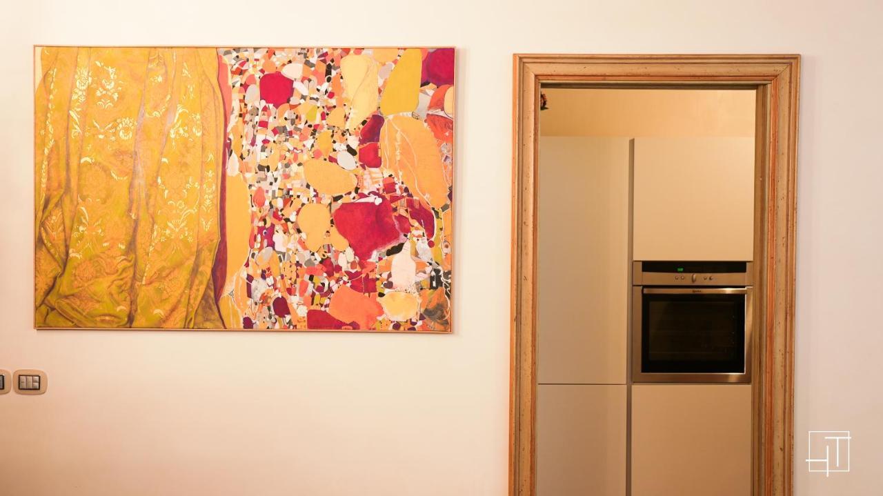 Ht - Casa Del Pittore In Piazza Delle Erbe Padova Luaran gambar