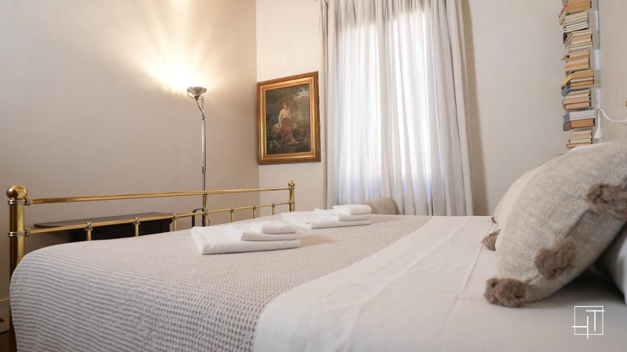 Ht - Casa Del Pittore In Piazza Delle Erbe Padova Luaran gambar