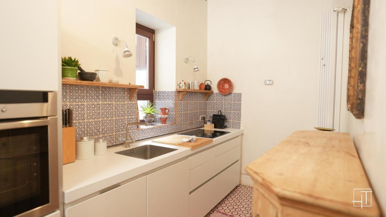 Ht - Casa Del Pittore In Piazza Delle Erbe Padova Luaran gambar