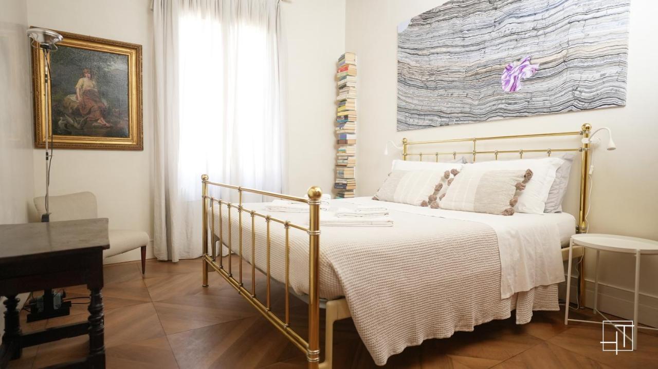 Ht - Casa Del Pittore In Piazza Delle Erbe Padova Luaran gambar